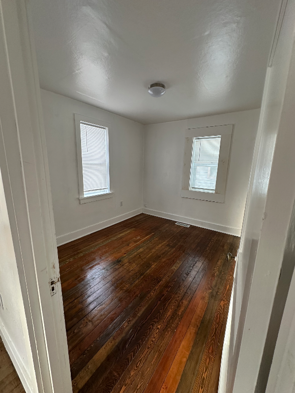 607 S Wisconsin St - Photo 7 of 15