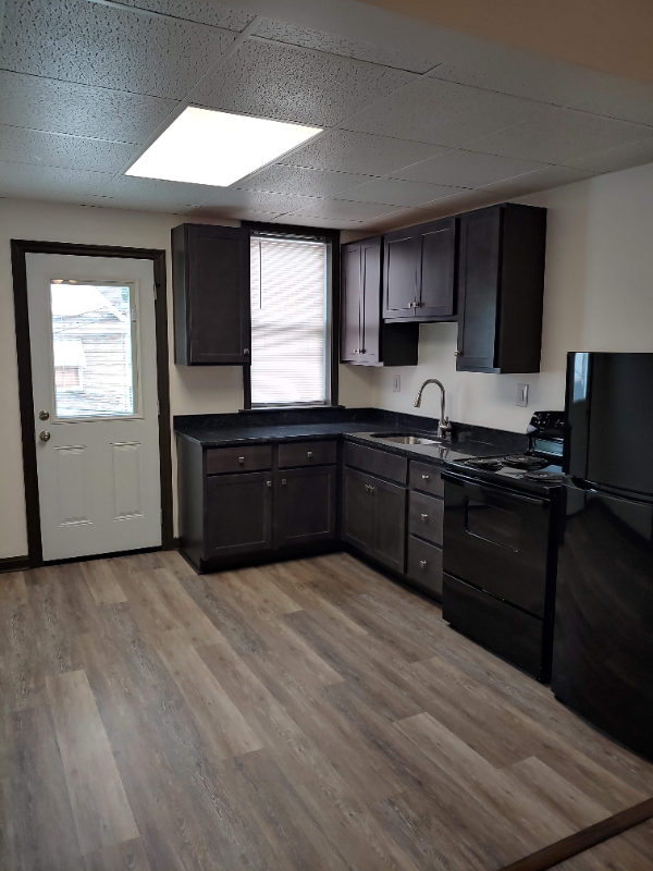 109 1/2 2nd Ave - Photo 3 of 12