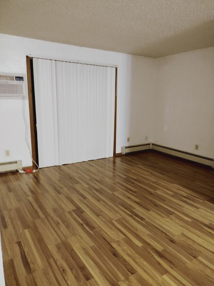 1220 Se 13th St #9 - Photo 2 of 3