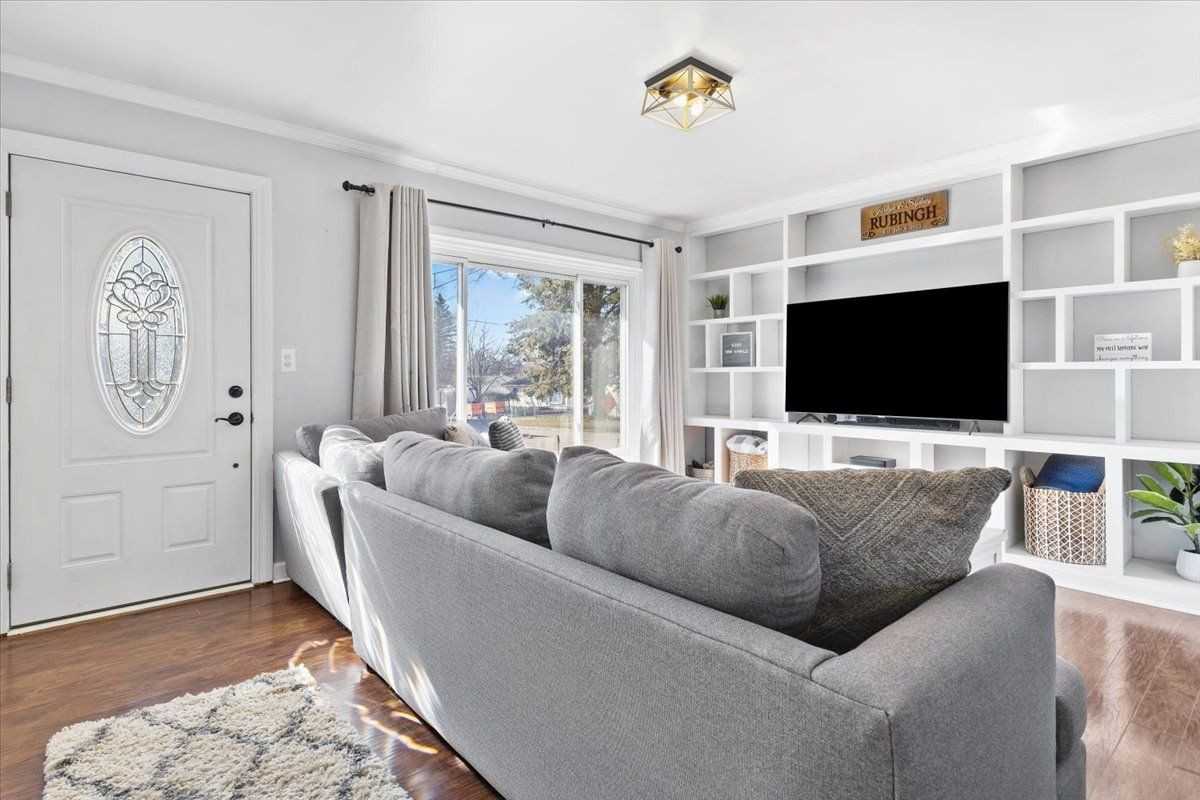 5289 Van Winkle St - Photo 3 of 15