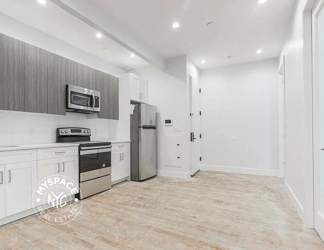 596 Powell Street #1B - Photo 6 of 8