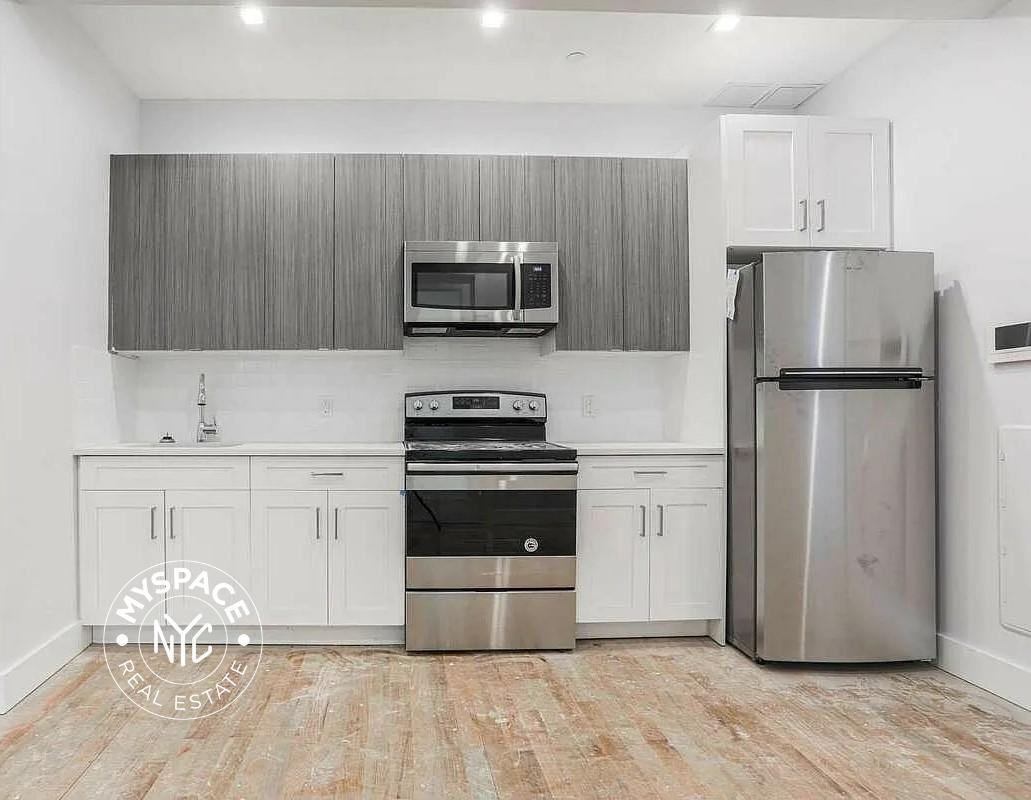 596 Powell Street #1B - Photo 7 of 8