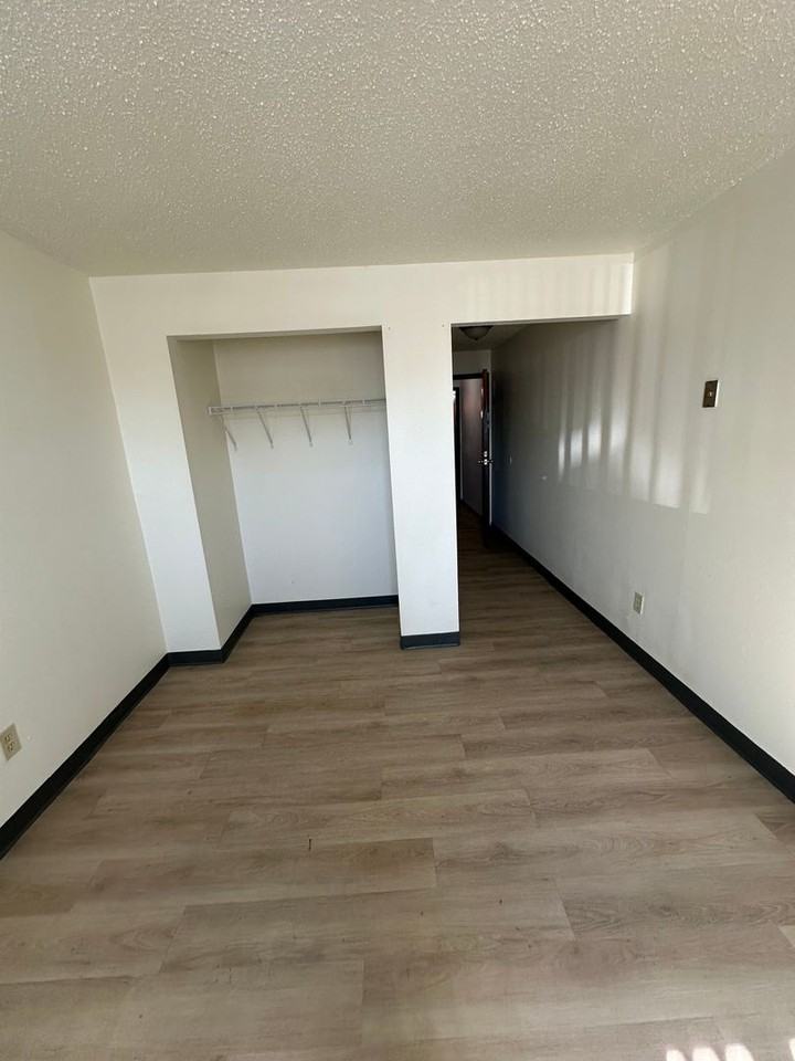 Summerset Apartments - Photo 7 of 7