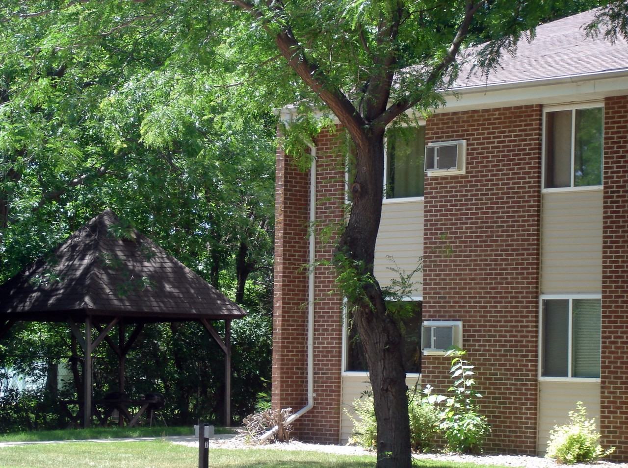 Westmar Apartments - Photo 3 of 10