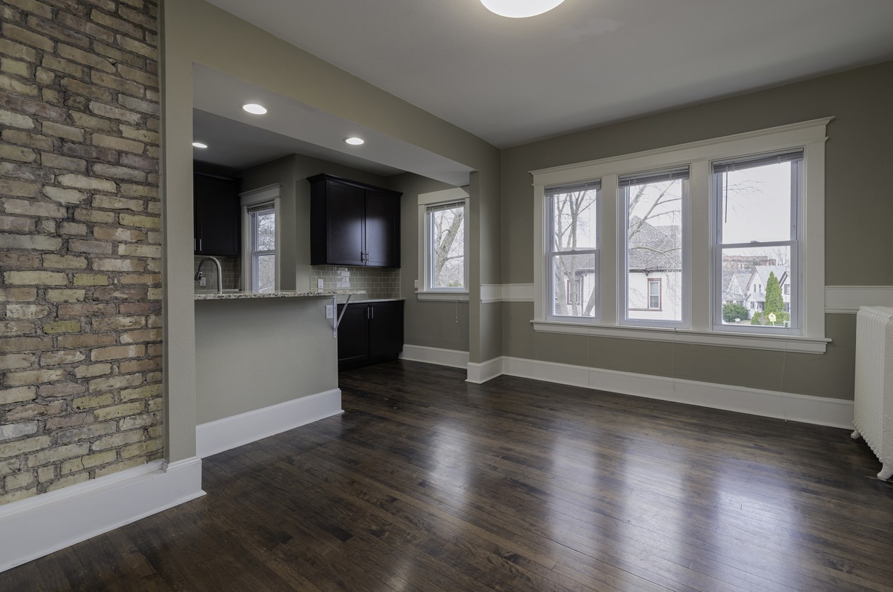 432 E Dover St - Photo 7 of 17