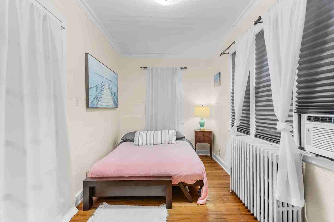 2209 15th St #5 - Photo 7 of 9