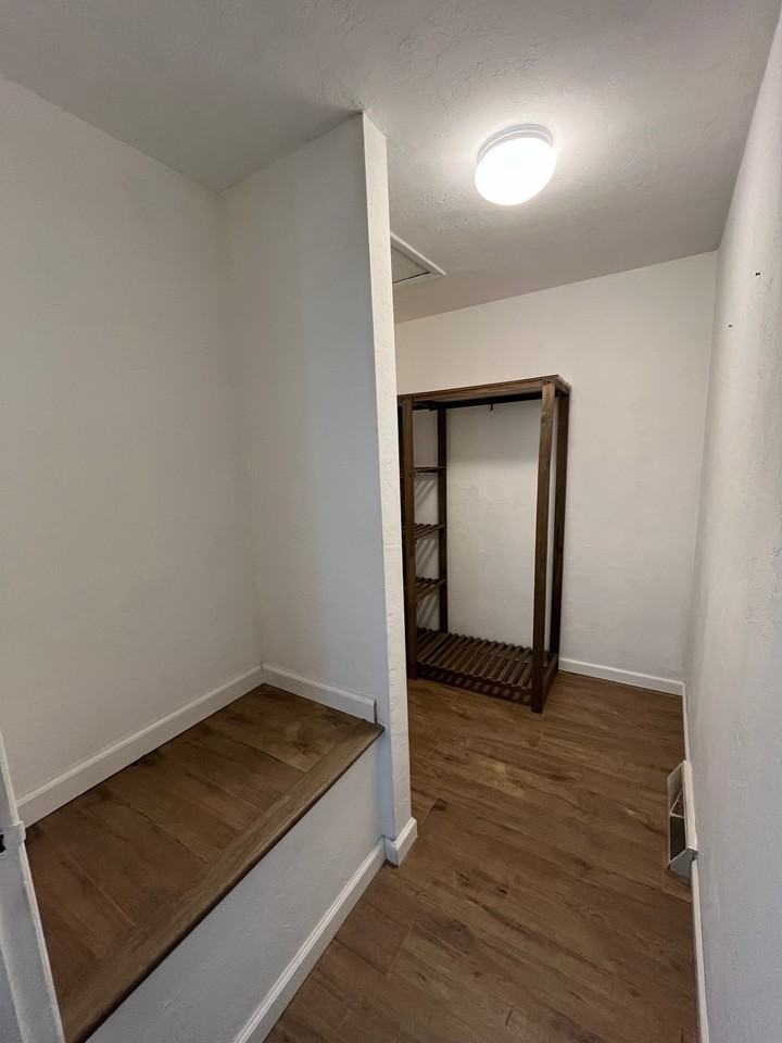 216 Timber Dr - Photo 3 of 15