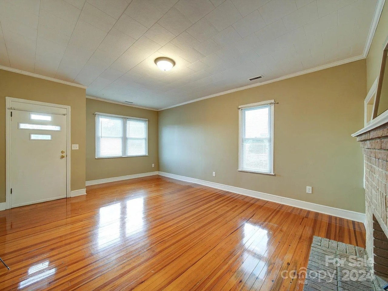 338 Mayflower Ave #NA - Photo 3 of 14