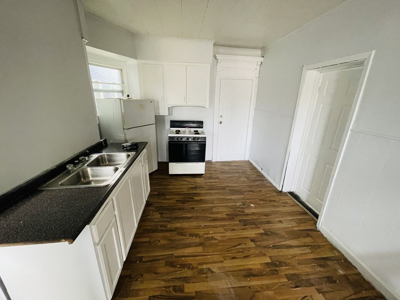 327 Hampshire St #1 - Photo 3 of 12