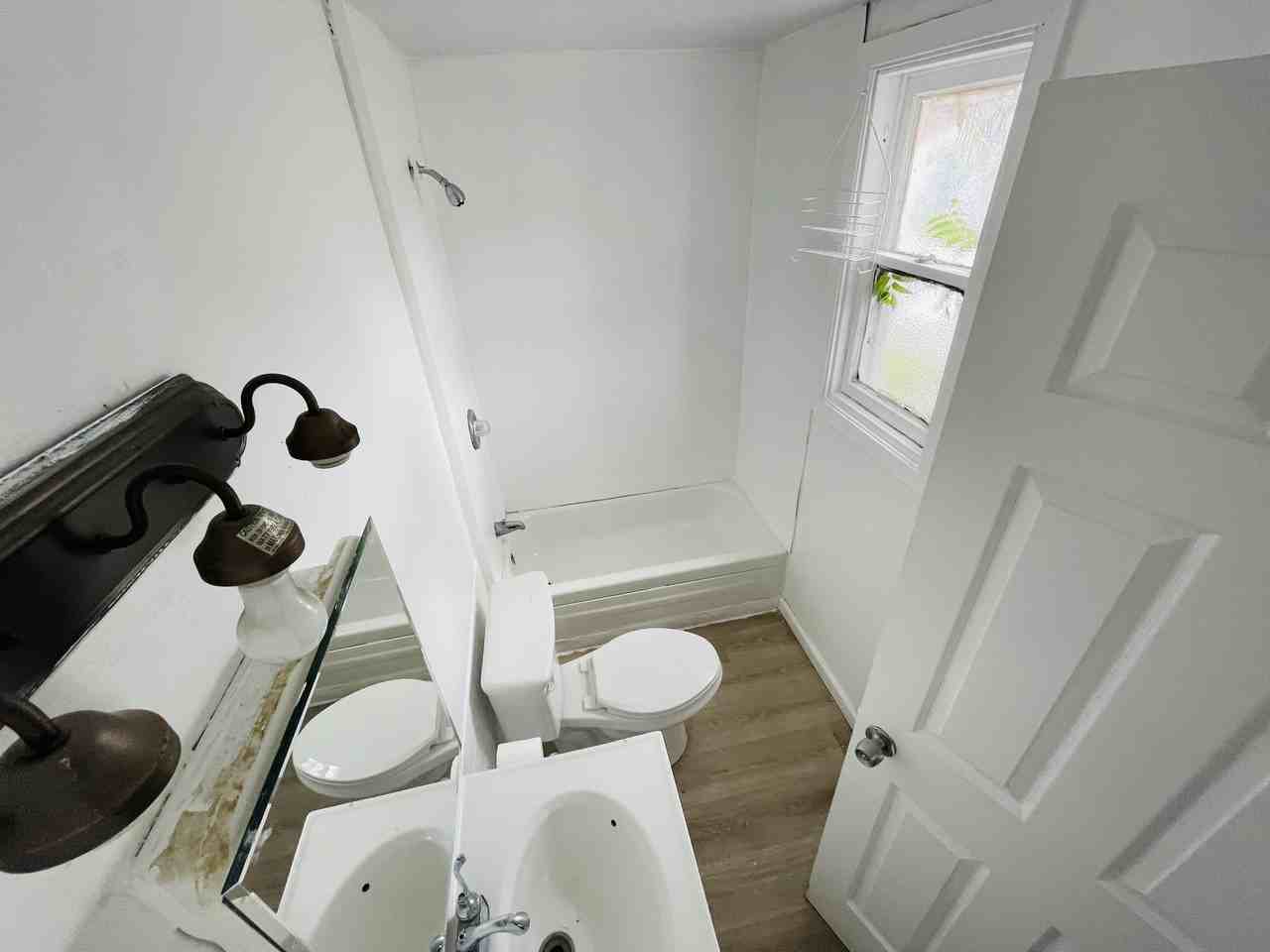 327 Hampshire St #1 - Photo 4 of 12