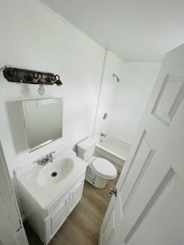 327 Hampshire St #1 - Photo 5 of 12