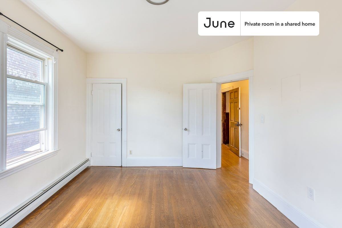 106 Buttonwood St #B - Photo 4 of 17