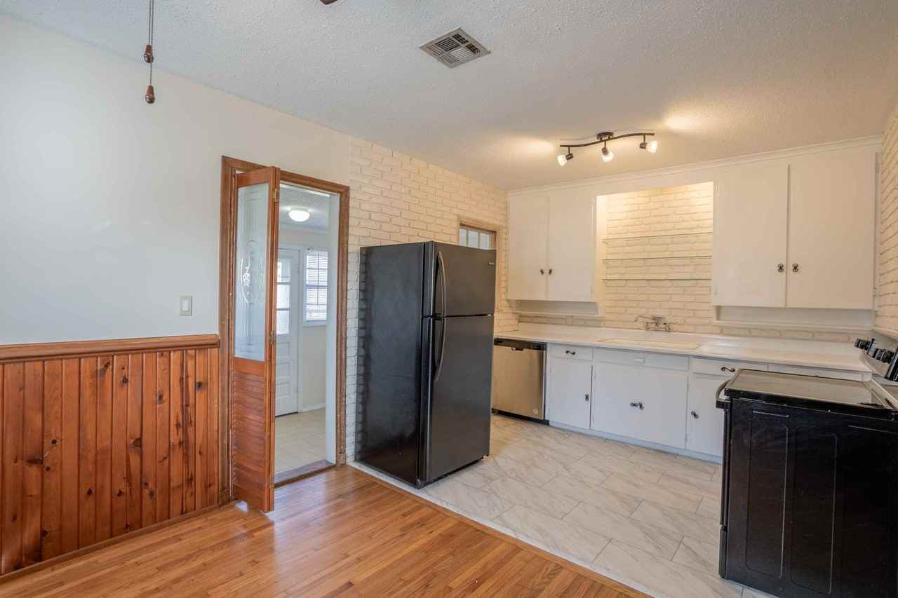 3811 E 22nd Pl - Photo 5 of 13