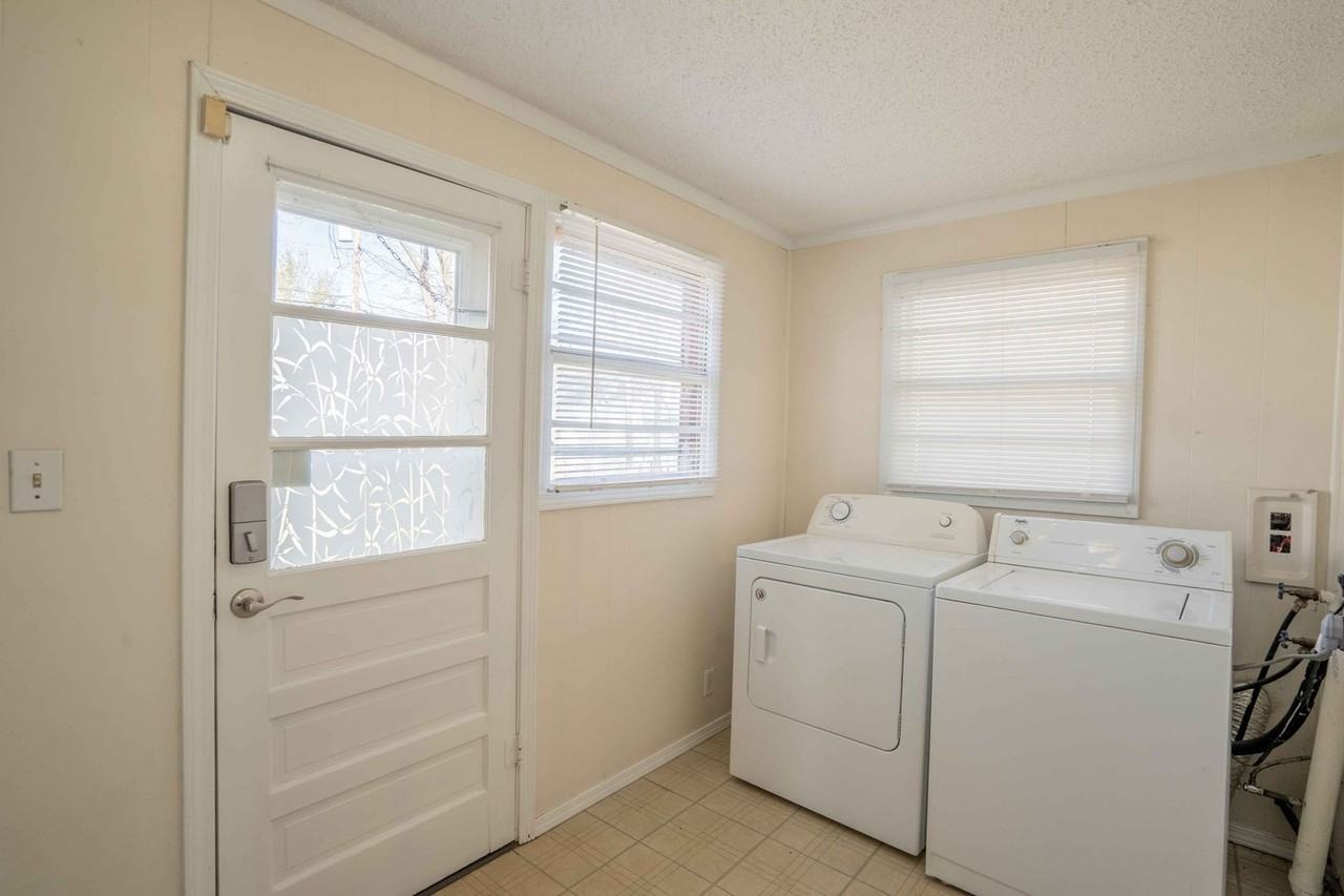 3811 E 22nd Pl - Photo 7 of 13