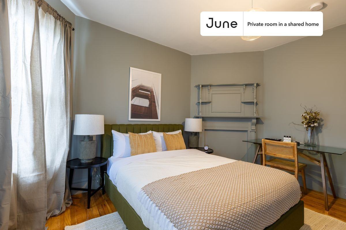 35 Newport St #C - Photo 2 of 12