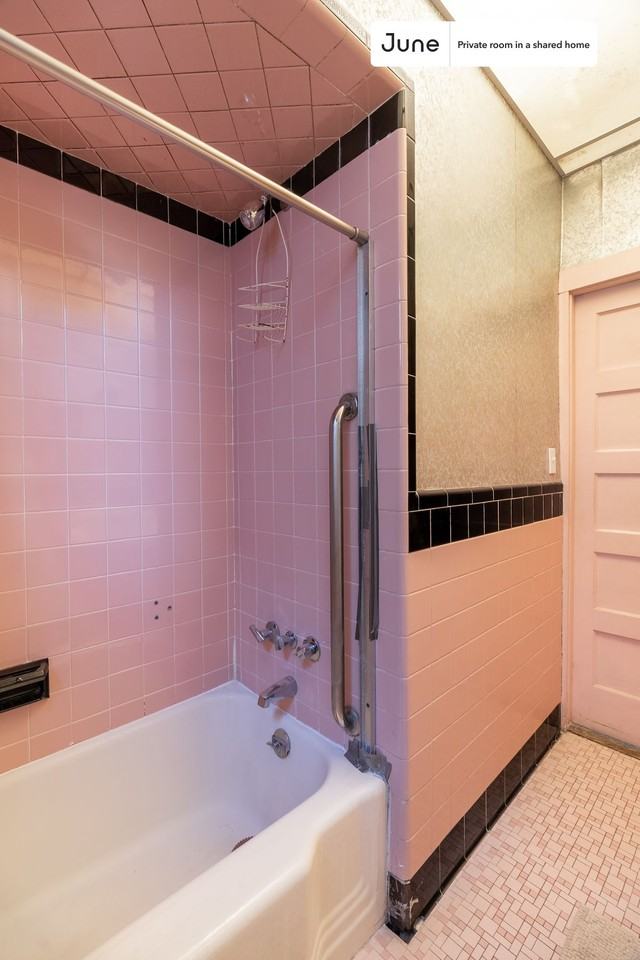 923 Beacon St #C - Photo 7 of 8