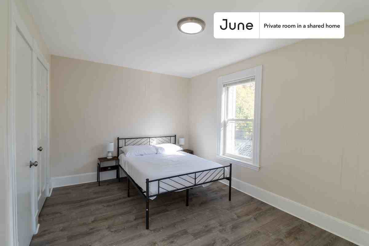 11A Islington St #E - Photo 2 of 17