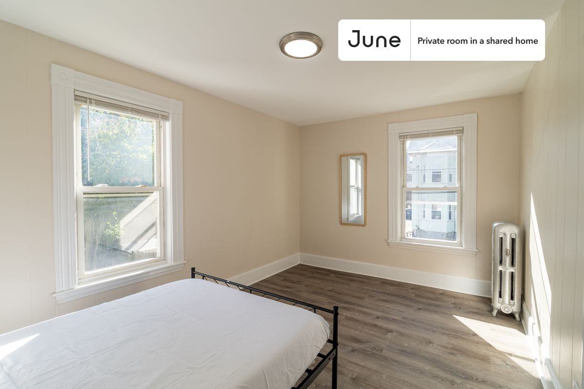 11A Islington St #E - Photo 4 of 17