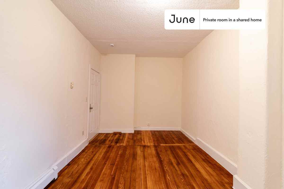 31 Gay Head St #C - Photo 5 of 15