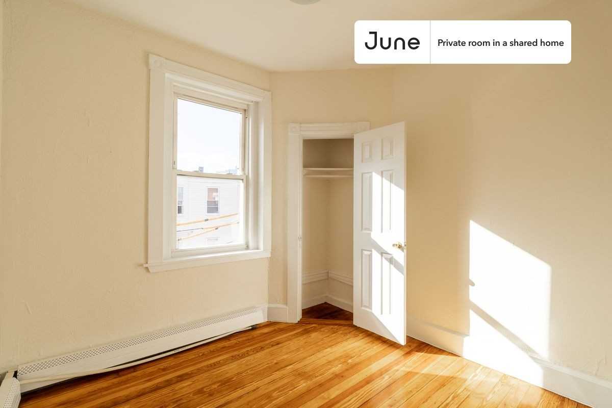 31 Gay Head St #C - Photo 6 of 15