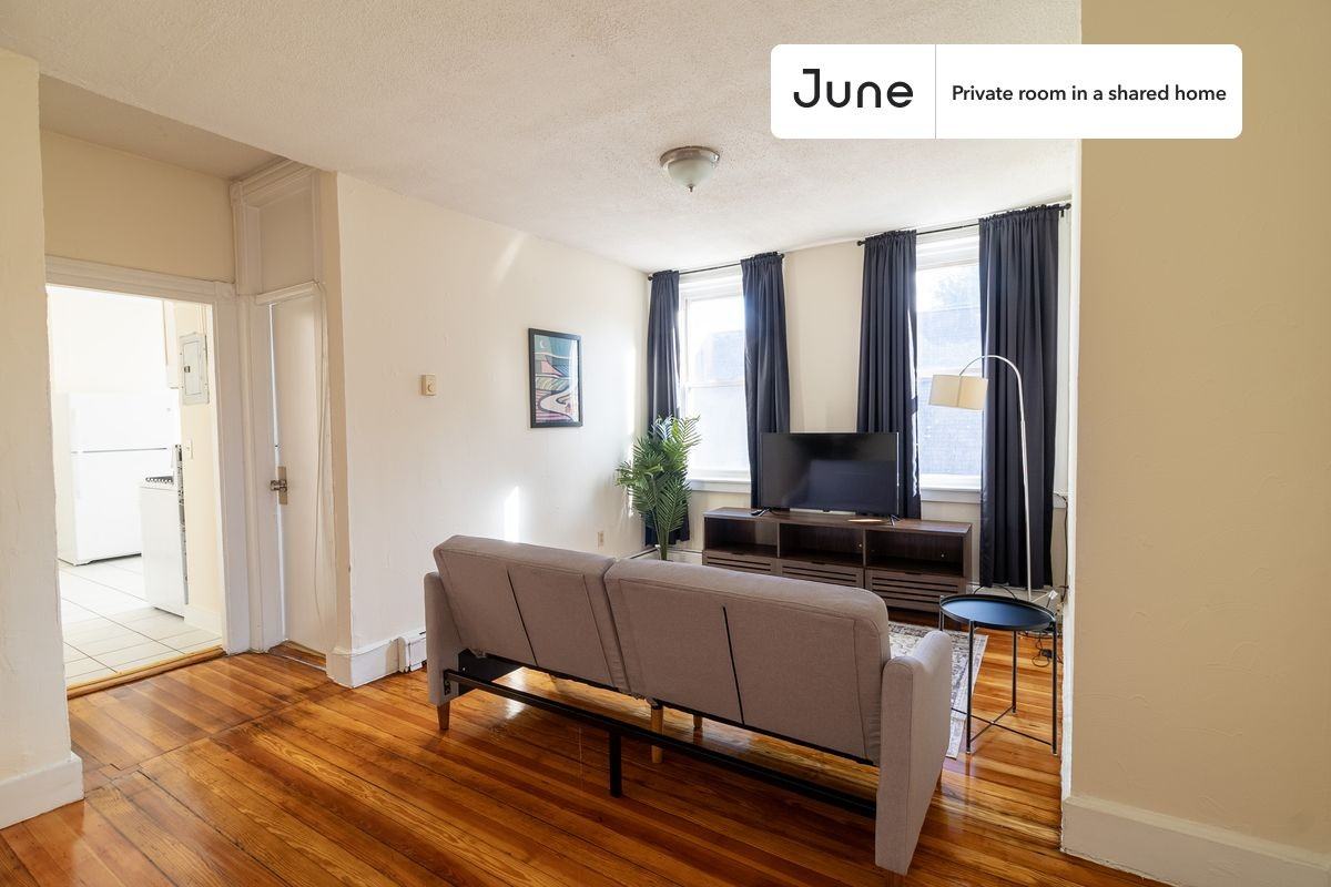 31 Gay Head St #B - Photo 6 of 13