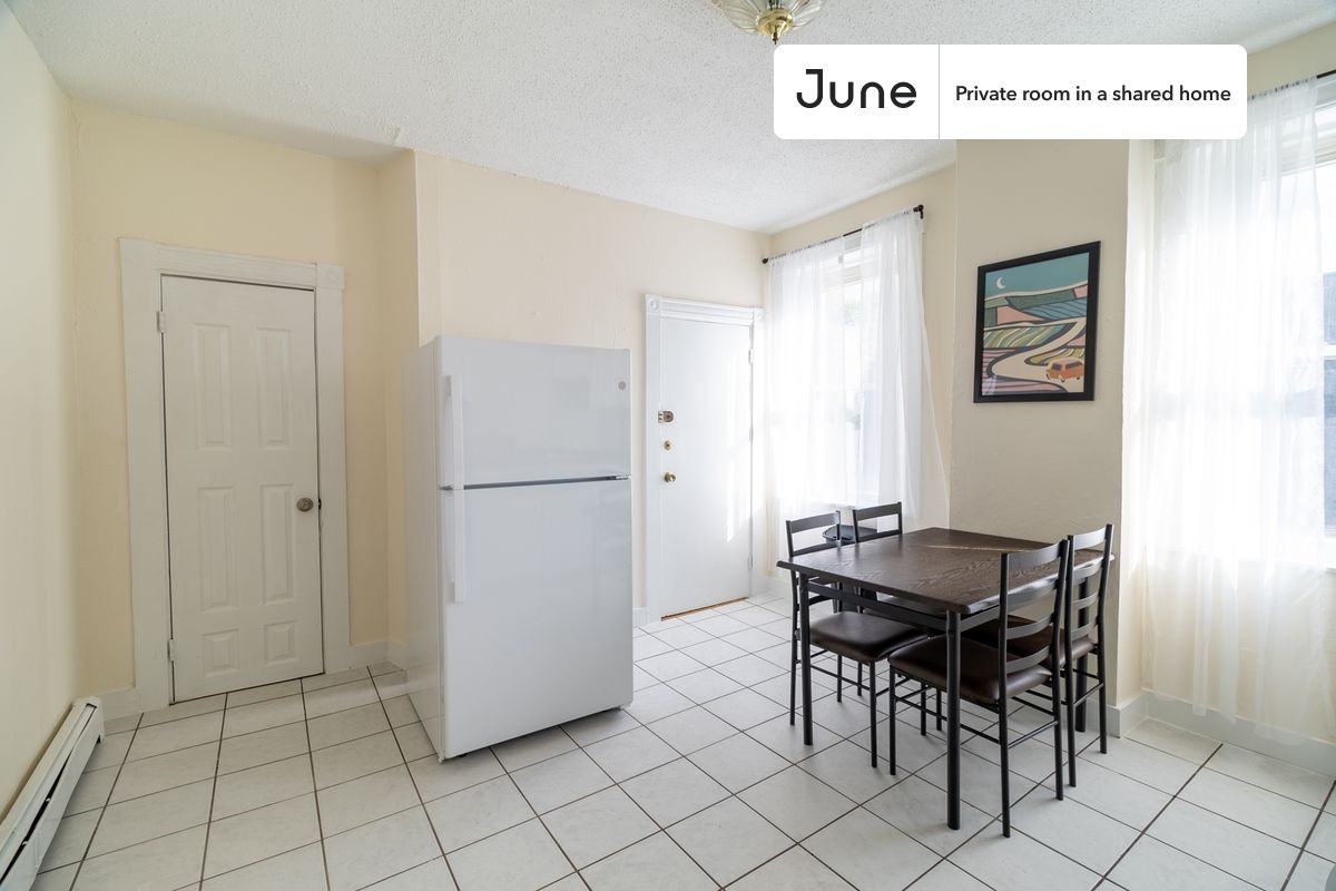 31 Gay Head St #B - Photo 7 of 13