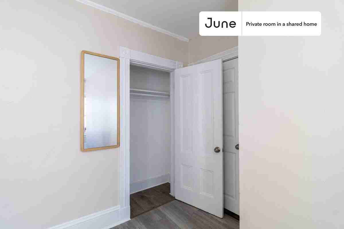 11A Islington St #C - Photo 5 of 17