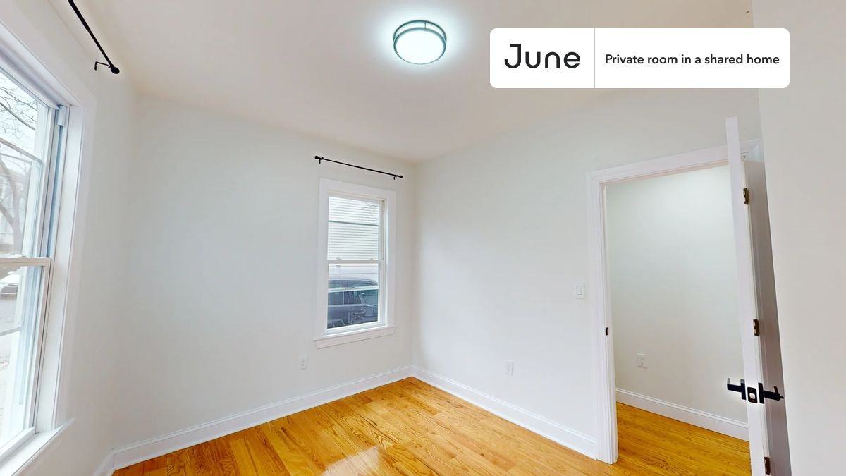 41 Dorr St #B - Photo 2 of 16