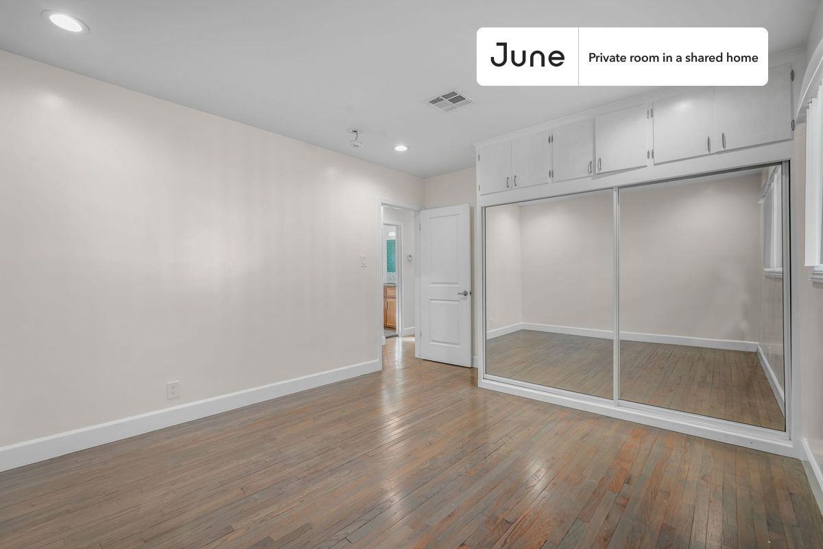 3710 Mckenzie Ave #C - Photo 4 of 12