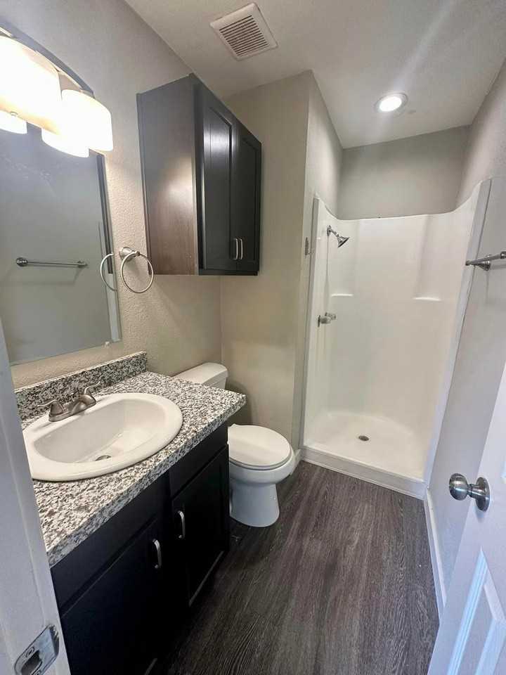 Residences at Lakeshore - Photo 7 of 28