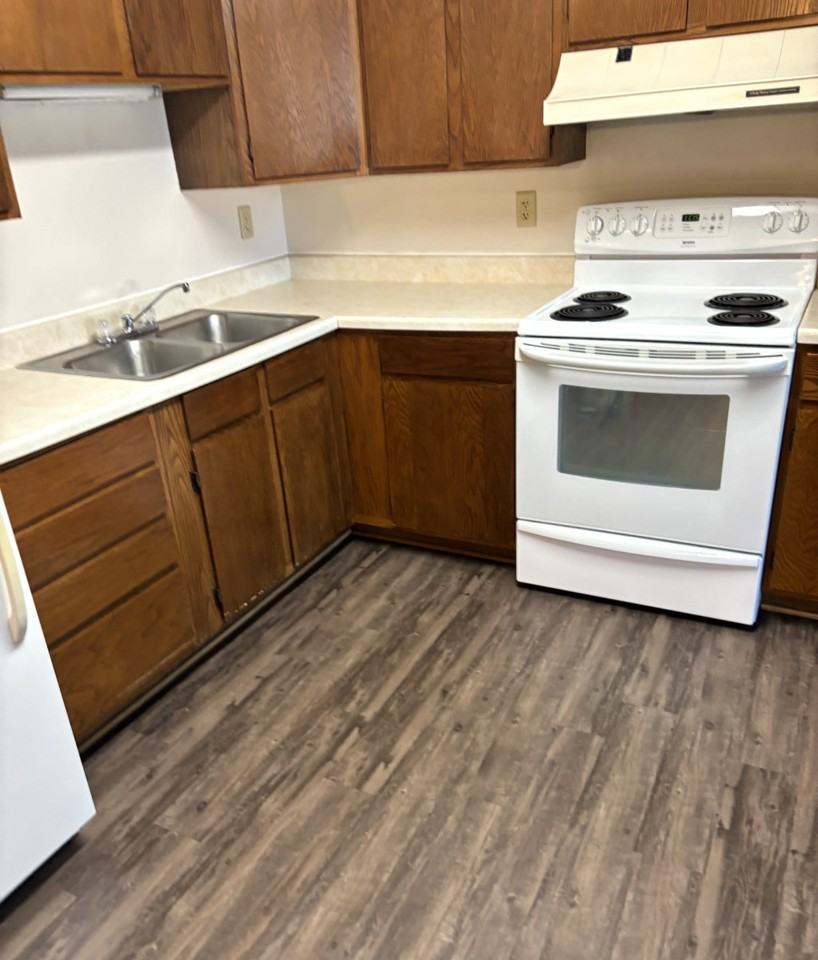 Willow Square - Photo 3 of 12