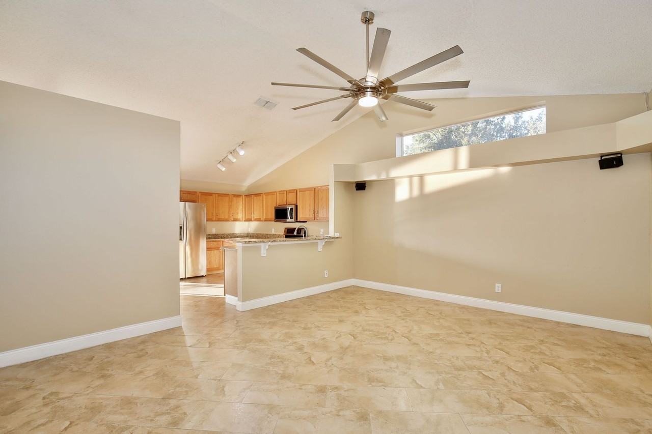 613 Canby Cir - Photo 7 of 28