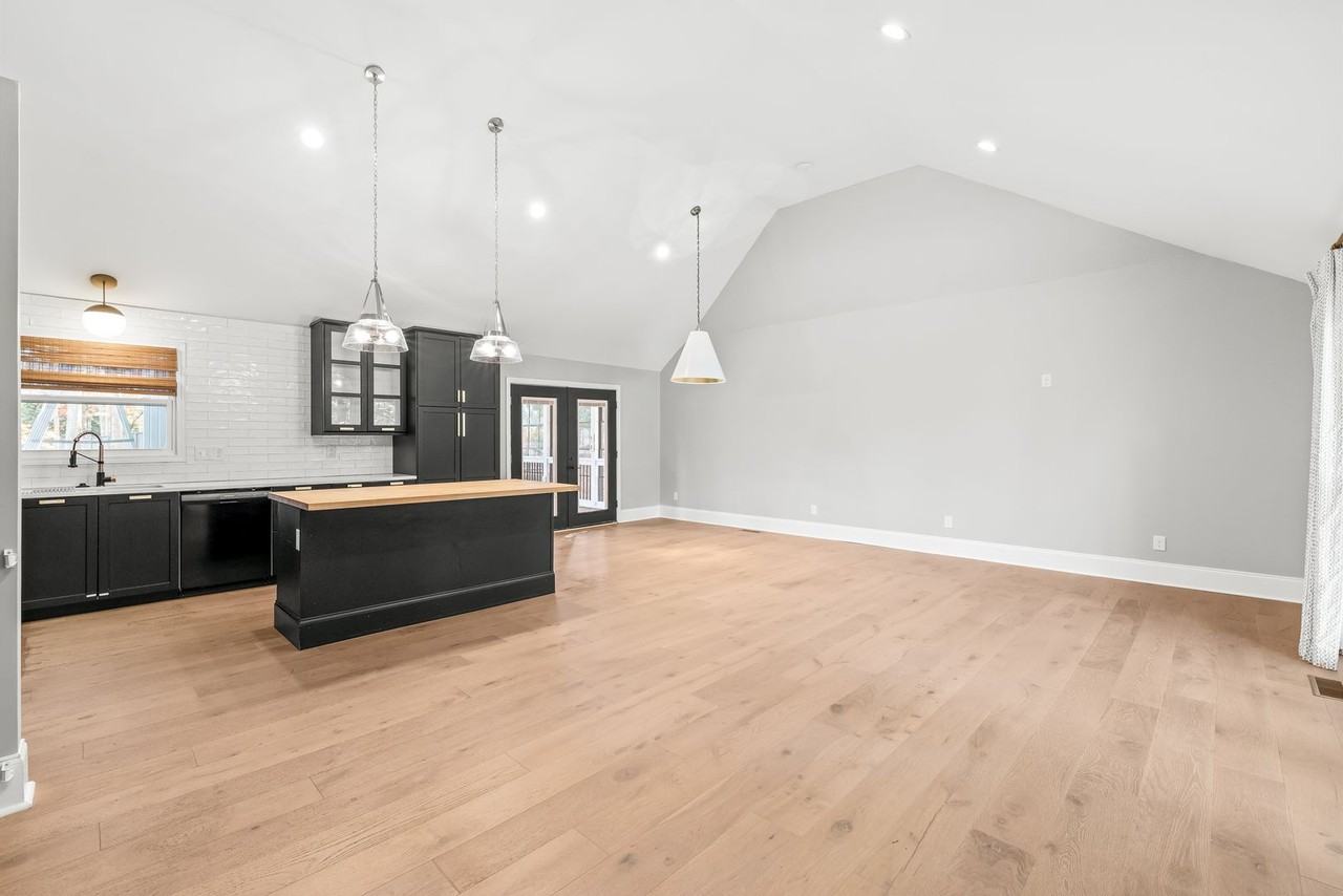 3800 Terrebonne Ct - Photo 4 of 41