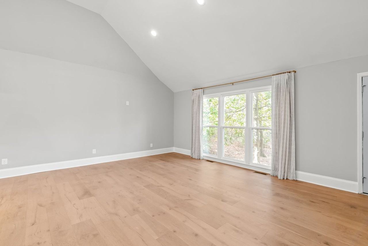 3800 Terrebonne Ct - Photo 5 of 41