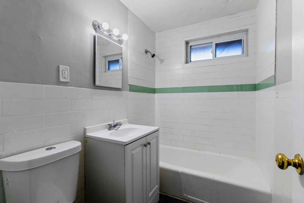 Elam Court - Photo 4 of 9