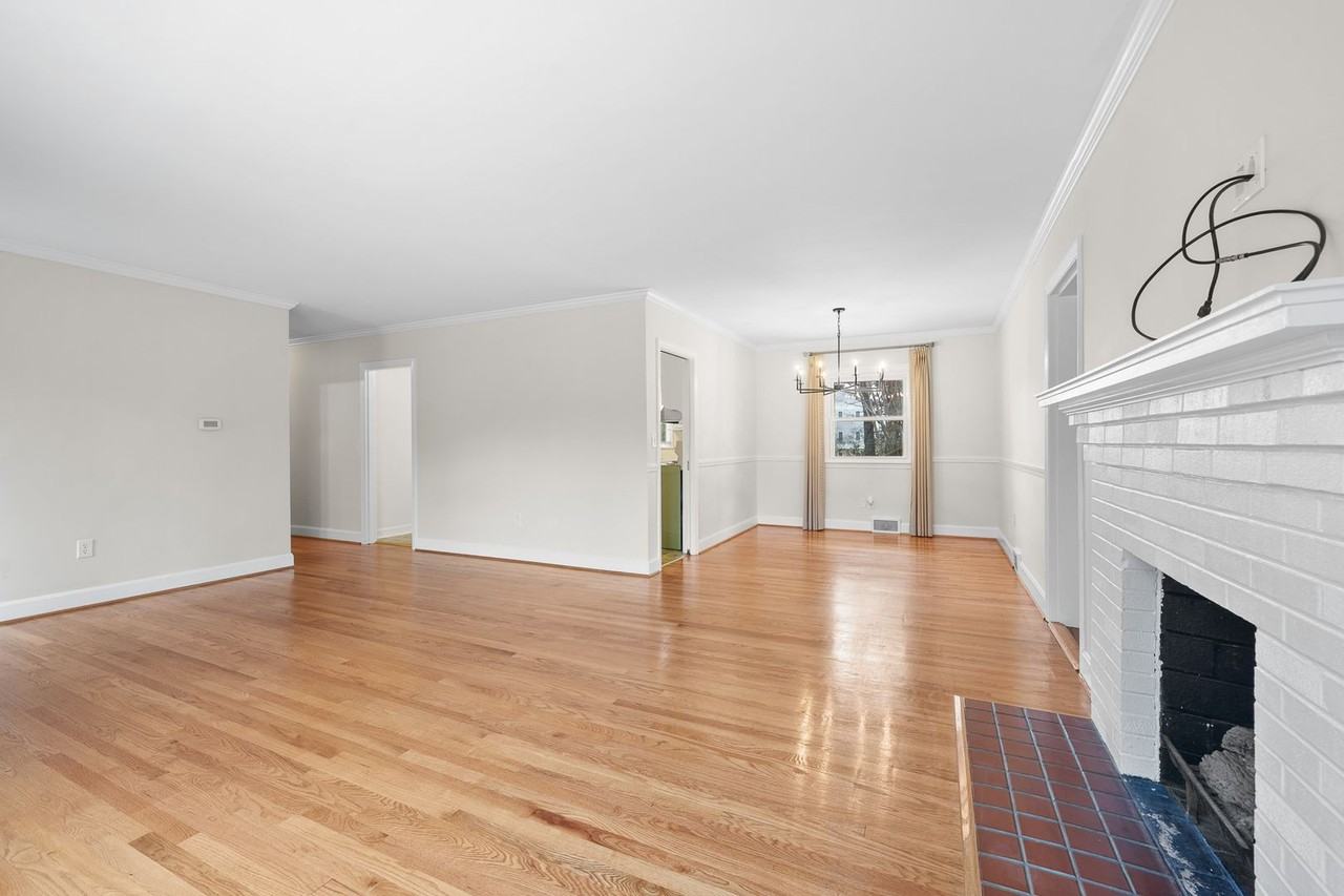 1422 Brookville Ln - Photo 6 of 50