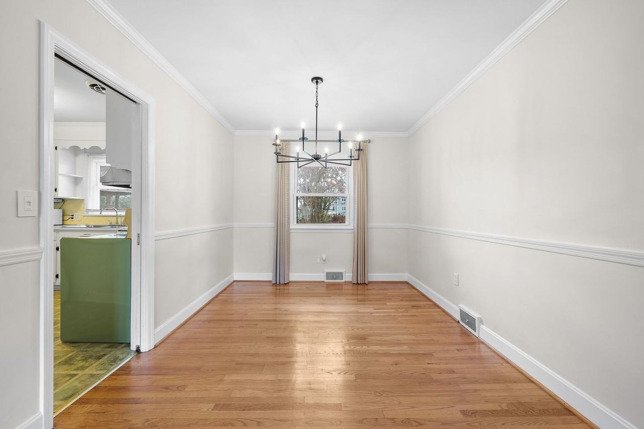 1422 Brookville Ln - Photo 7 of 50