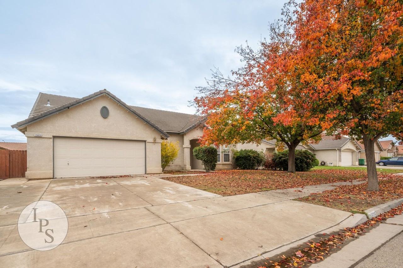 15825 W Stanislaus Ave - Photo 2 of 33