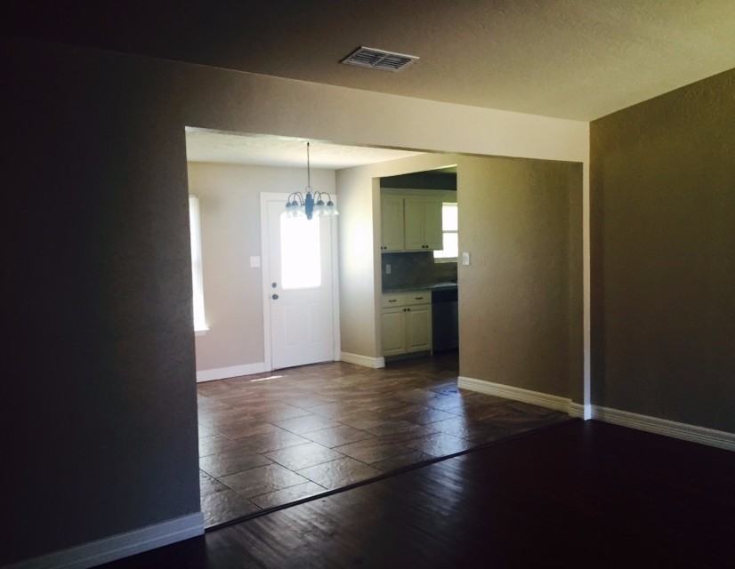 215 Syble Ln - Photo 3 of 14