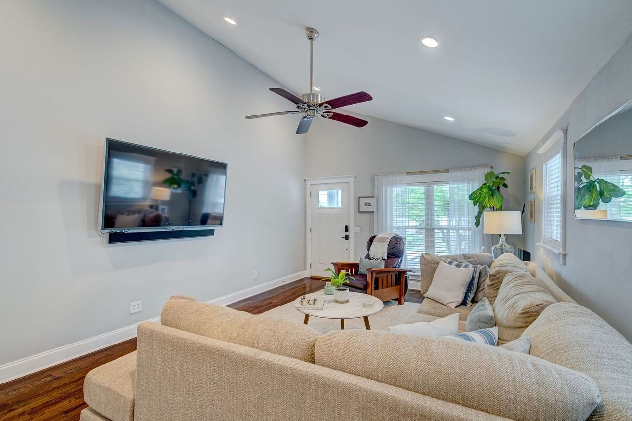 1225 Hill St - Photo 7 of 50