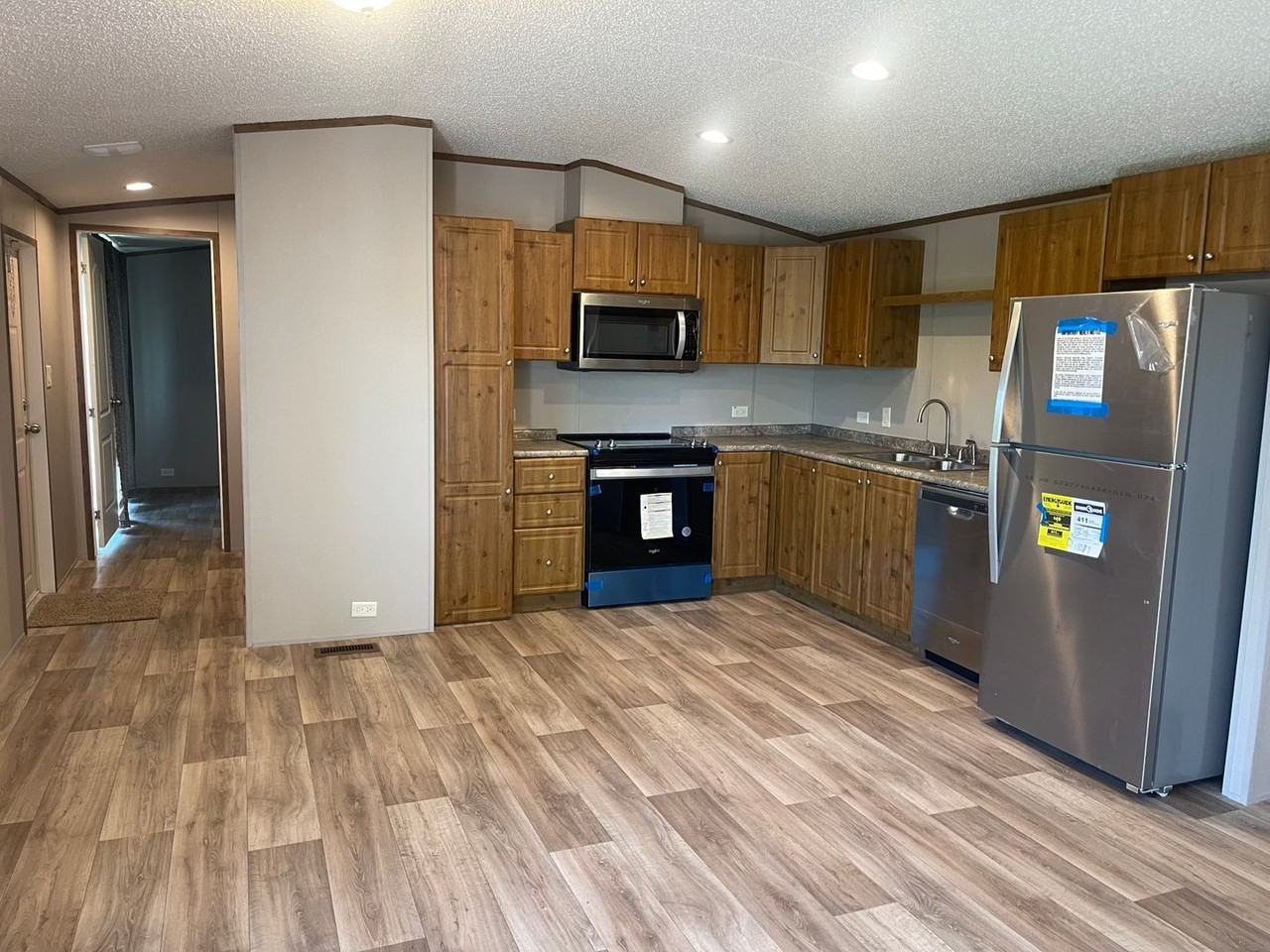 2520 S Hillert Dr - Photo 3 of 14