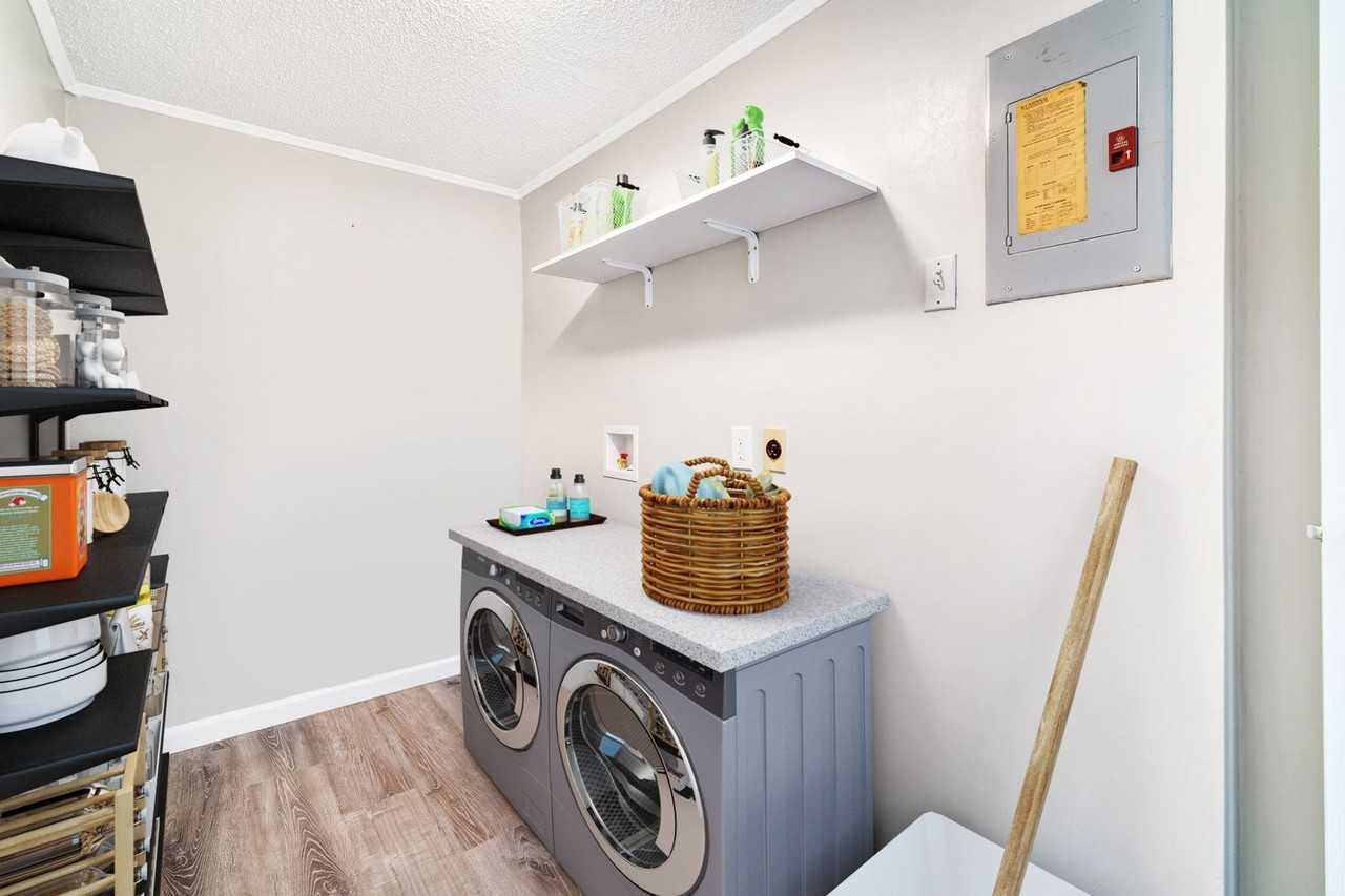 Waterbury Apartments - Photo 6 of 9