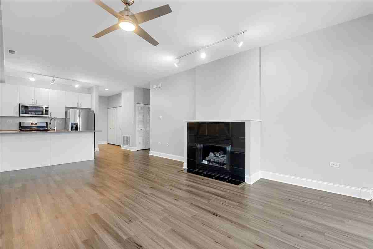 1260 W Washington Blvd #307 - Photo 3 of 8