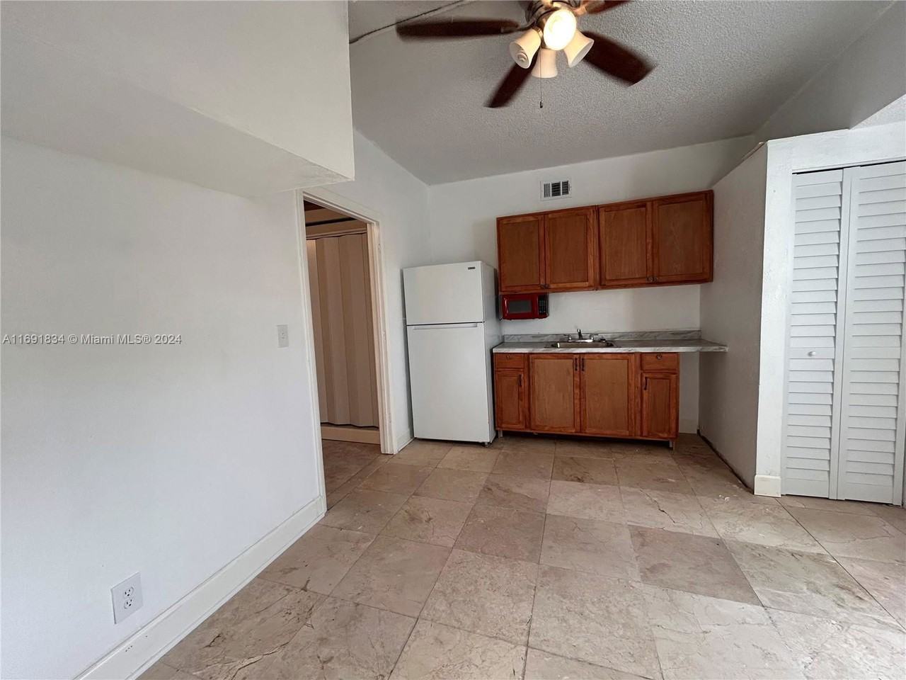 15960 Sw 76th St - Photo 2 of 8