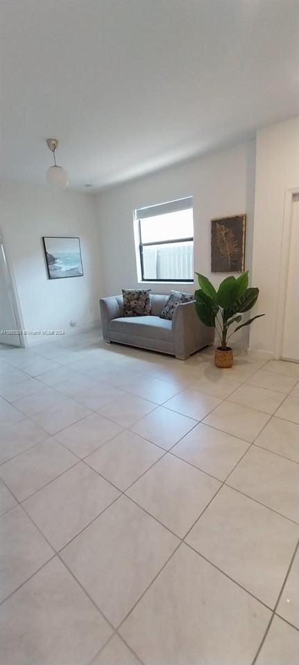 12975 Sw 229th Ter #12975 - Photo 2 of 8