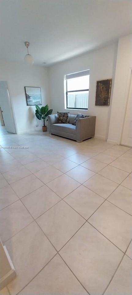 12975 Sw 229th Ter #12975 - Photo 3 of 8