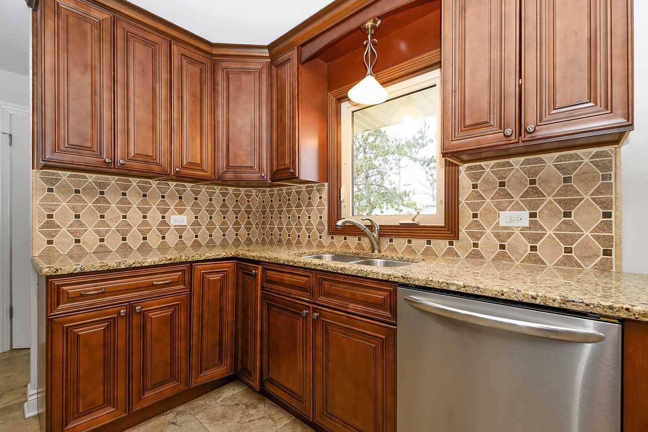 11440 South Neenah Avenue - Photo 3 of 24
