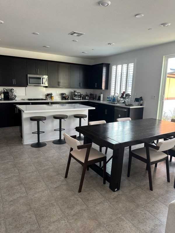 1654 Camellia Ln - Photo 3 of 9