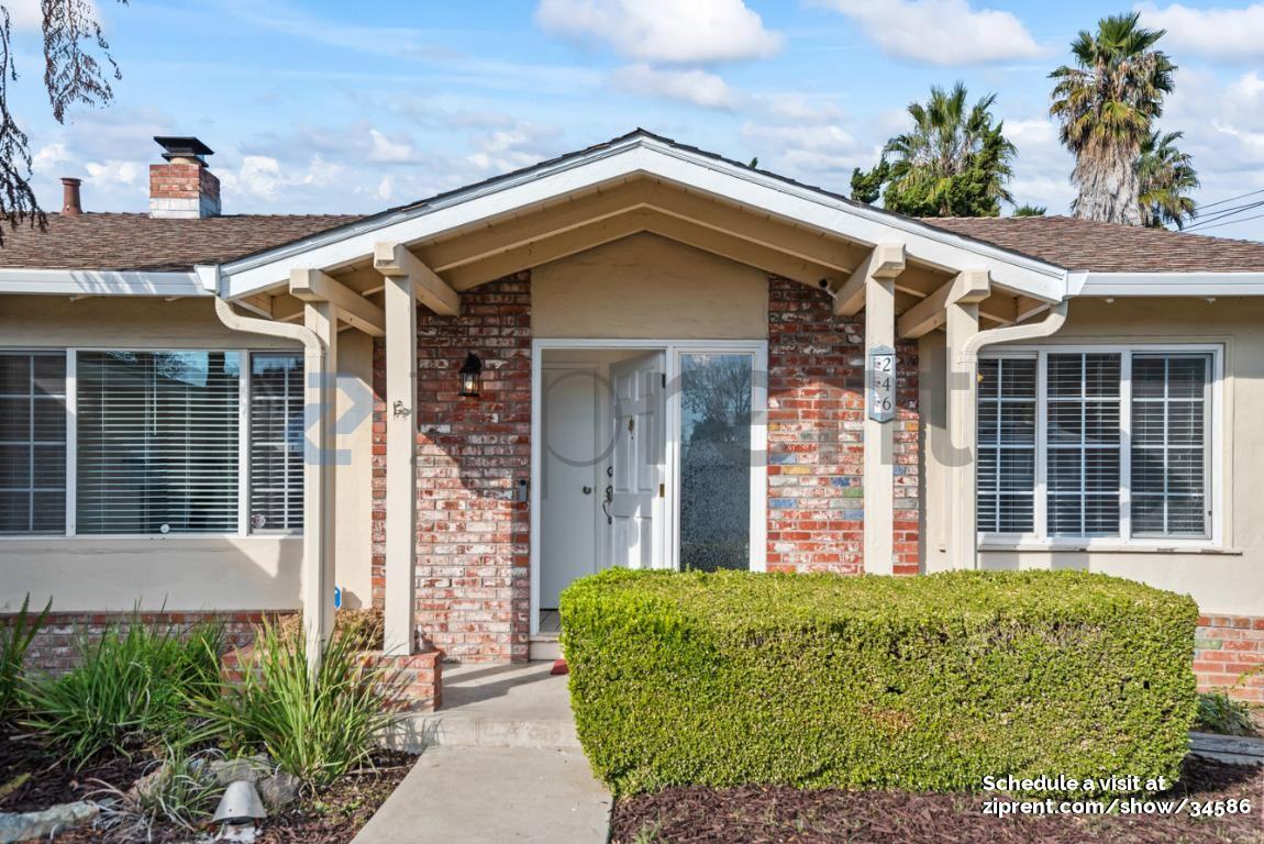 246 Saint Andrews St - Photo 4 of 21