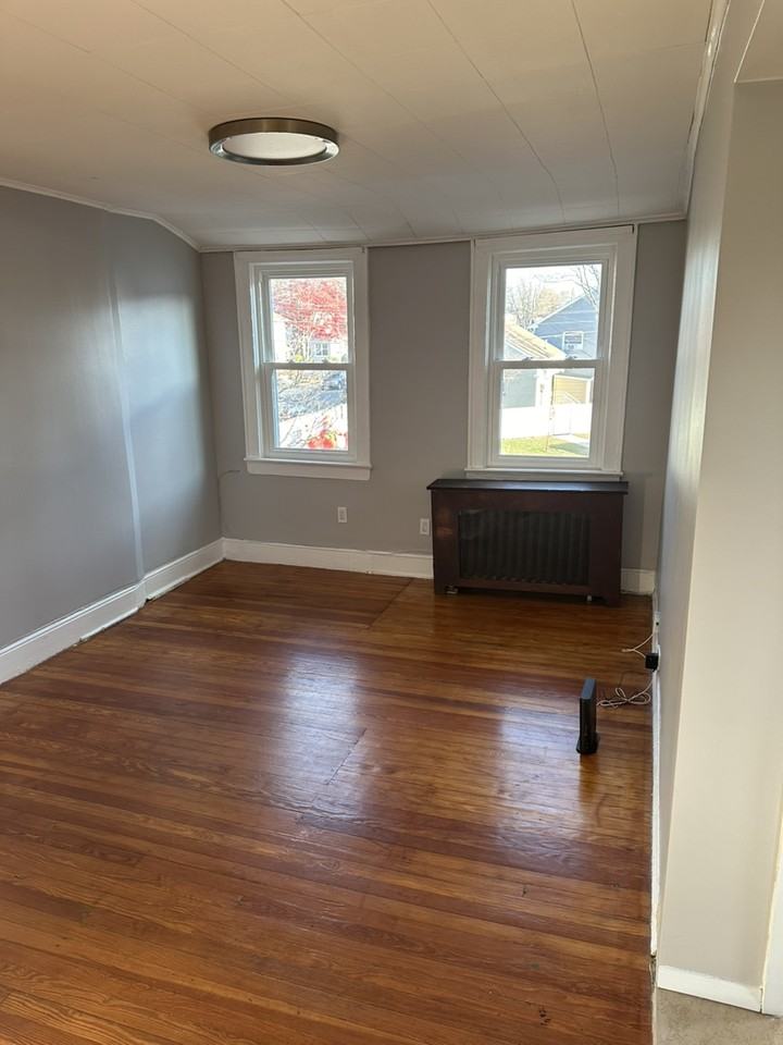 3178 Waterbury Ave 2 - Photo 3 of 13